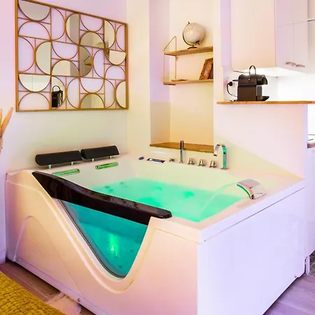- 2p With Jacuzzi * Paris