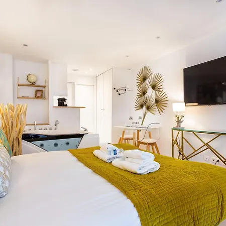 - 2p With Jacuzzi Apartamento